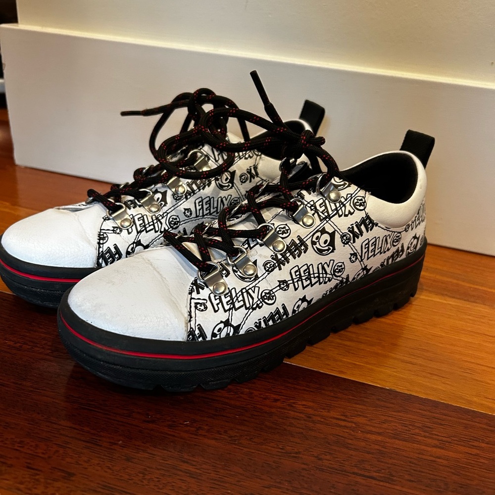 Sketchers ‘Felix the Cat’ Edition in Black and White size 7